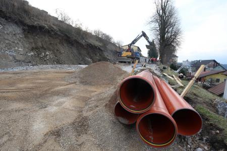 PRENOVA LJUBLJANSKE CESTE RAKEK 32 FOTO LJUBO VUKELIČ